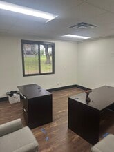 5711 Northwest Pky, San Antonio, TX for lease Building Photo- Image 2 of 5