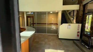 28200 Hwy 189, Lake Arrowhead, CA à louer - Vidéo sur l’inscription commerciale 