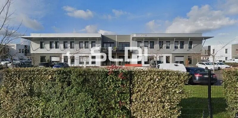 Flex in Saint-Priest for lease Building Photo- Image 1 of 8