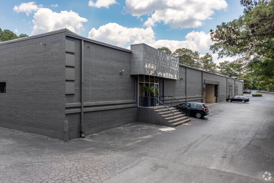 2144-2148 Hills Ave NW, Atlanta, GA à louer - Photo du bâtiment - Image 2 de 6