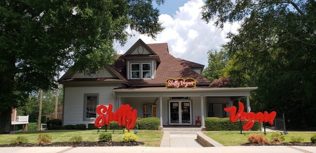 Plus de détails pour 164 N McDonough St, Jonesboro, GA - Commerce de détail à vendre