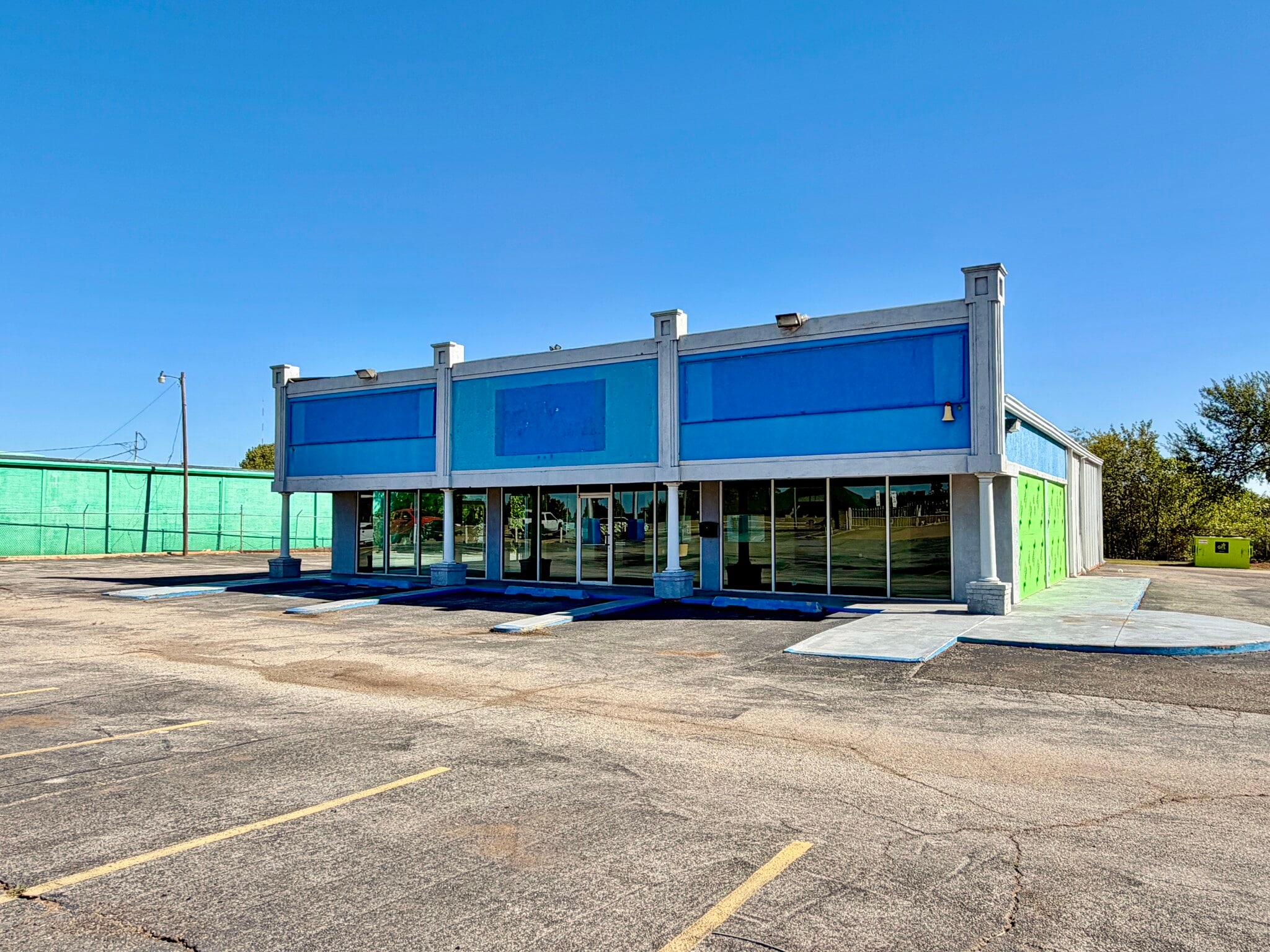 6910 N Broadway Ext, Oklahoma City, OK for lease Building Photo- Image 1 of 9