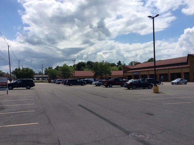 3500 S Cedar St, Lansing, MI for lease - Building Photo - Image 2 of 5
