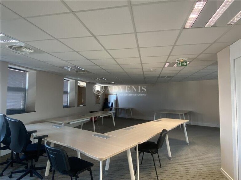 128 Bis Avenue Jean Jaurès, Ivry-sur-Seine for lease - Interior Photo - Image 2 of 6