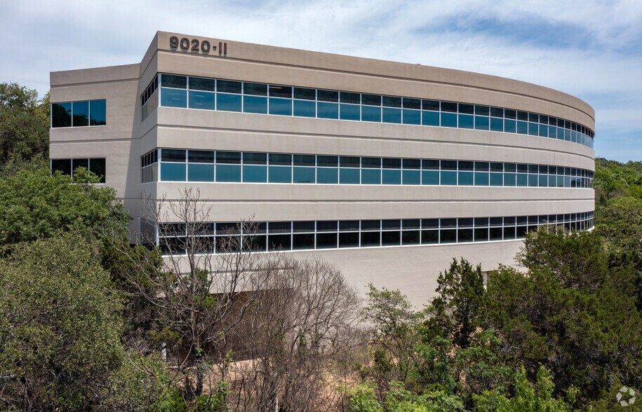 9020 N Capital of Texas Hwy, Austin, TX à louer - Photo du bâtiment - Image 2 de 12
