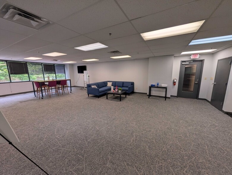 1321 Murfreesboro Pike, Nashville, TN for lease - Interior Photo - Image 2 of 22