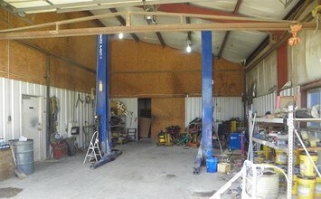 176 4000 Rd, Coffeyville, KS for lease Interior Photo- Image 2 of 3