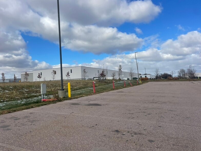 3841 Merchant St, Madison, WI for lease - Building Photo - Image 2 of 4