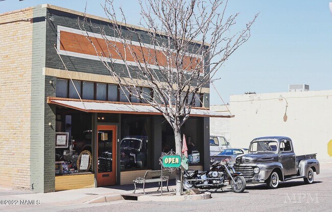 More details for 213 N Kinsley Ave, Winslow, AZ - Retail for Sale