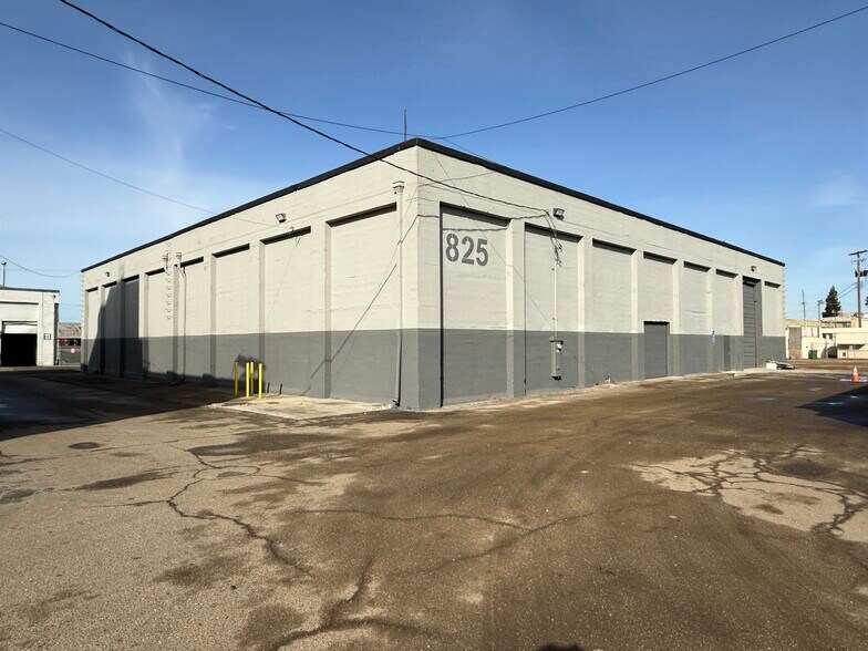 825 N Stockton St, Lodi, CA à louer - Photo du bâtiment - Image 2 de 3