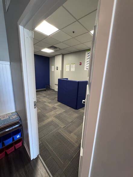 413 NW Murray Rd, Lee's Summit, MO for lease - Building Photo - Image 3 of 19