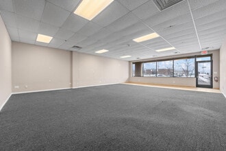 1116 W Devon Ave, Elk Grove Village, IL à louer Photo intérieure- Image 1 de 27