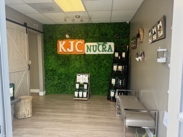 12601 NW 115th Ave, Medley, FL for lease - Interior Photo - Image 3 of 42