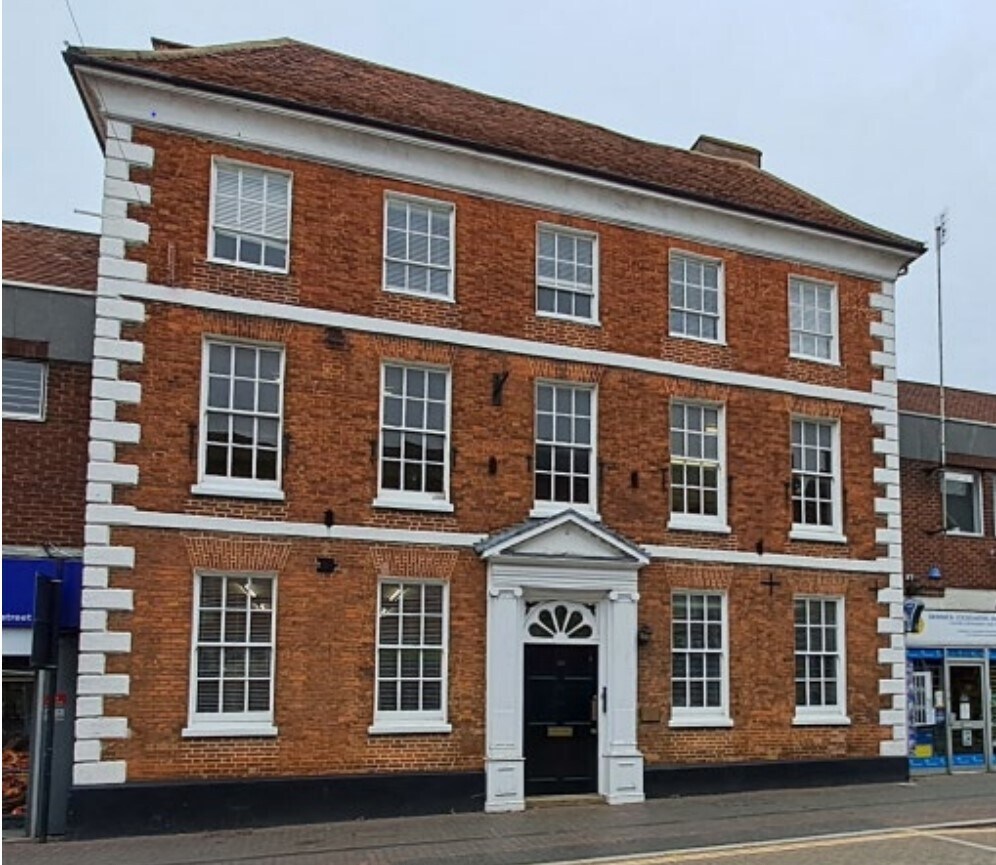 60 High St, Newport Pagnell à vendre Photo du bâtiment- Image 1 de 1