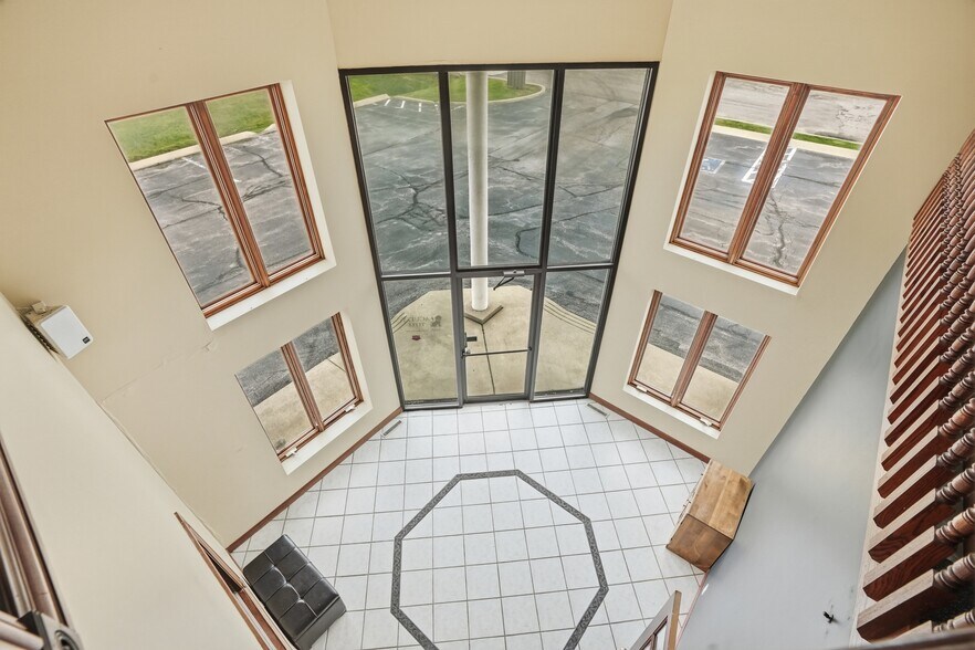 8080 E 109th Ave, Winfield, IN à vendre - Photo du bâtiment - Image 3 de 26