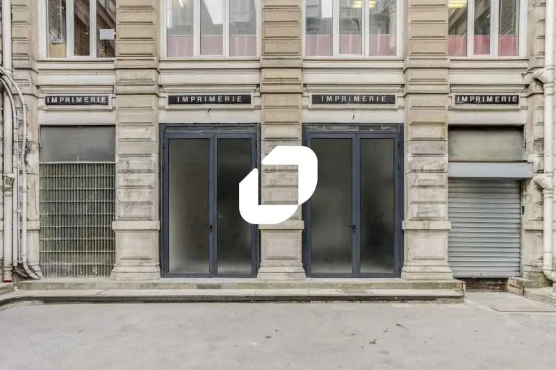 Retail in Paris for lease - Building Photo - Image 2 of 13