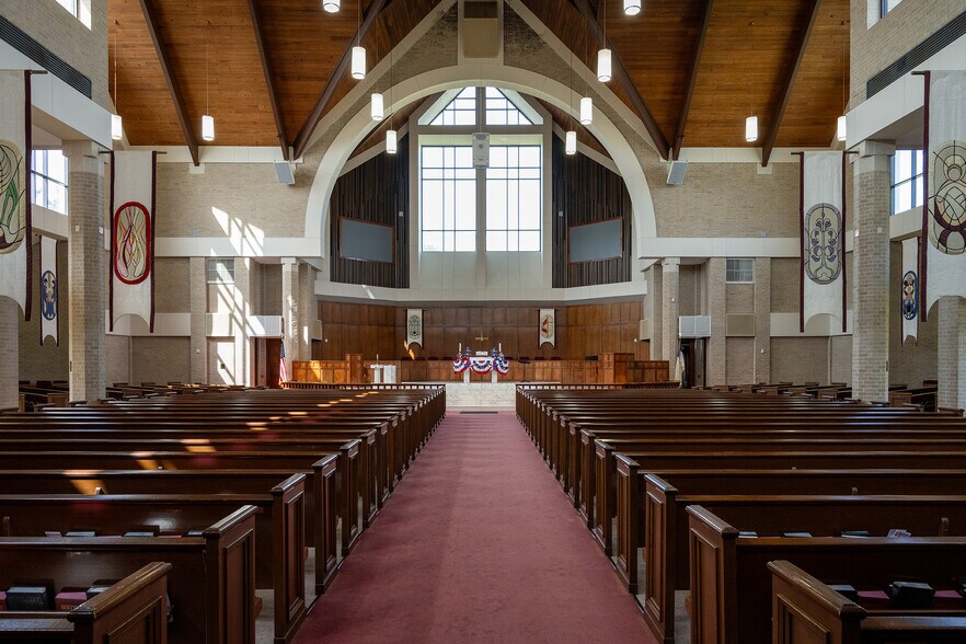 16000 Rippling Water Dr, Houston, TX à vendre - Photo intérieure - Image 2 de 16