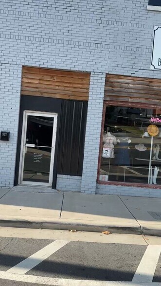 307 E Morris St, Dalton, GA à louer - Vidéo sur l’inscription commerciale - Image 2 de 6