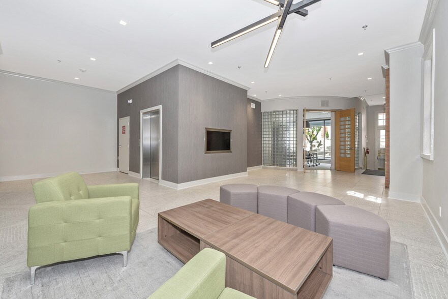 12 W Church St, Frederick, MD à louer - Hall d’entrée - Image 3 de 5