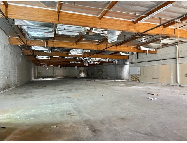 11019 Penrose St, Sun Valley, CA à vendre - Photo intérieure - Image 2 de 9