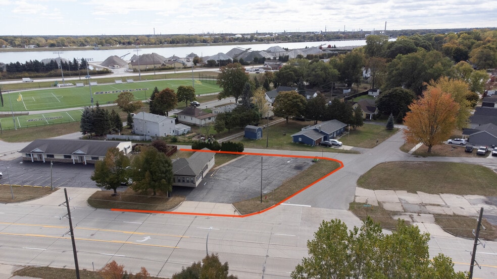 519 Gratiot Blvd, Marysville, MI for sale - Building Photo - Image 3 of 14