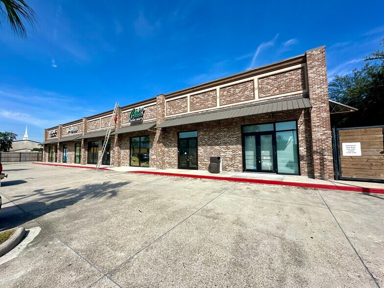 2101 S Claiborne Ave, New Orleans, LA à louer - Photo du bâtiment - Image 2 de 7