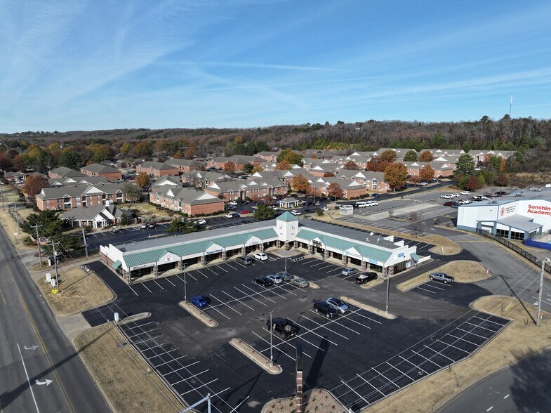 2100 Meadowlake Rd, Conway, AR à louer - Photo du bâtiment - Image 1 de 5