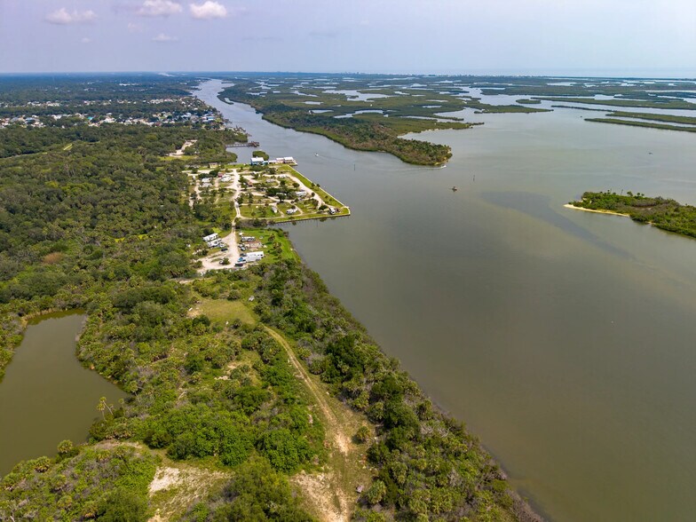 641 N US Highway 1, Oak Hill, FL à vendre - Photo du bâtiment - Image 3 de 7