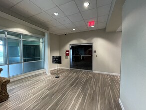 10665 Stanhaven Pl, White Plains, MD for lease Interior Photo- Image 1 of 12