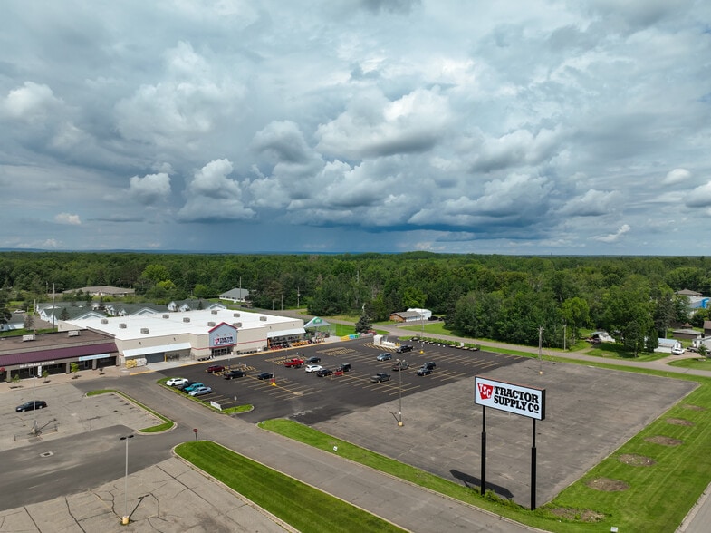 500 W 9th St N, Ladysmith, WI for lease - Building Photo - Image 2 of 4