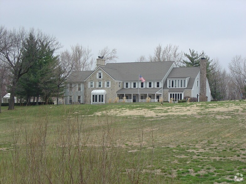 2820 NW Barry Rd, Kansas City, MO à vendre - Photo du bâtiment - Image 2 de 5