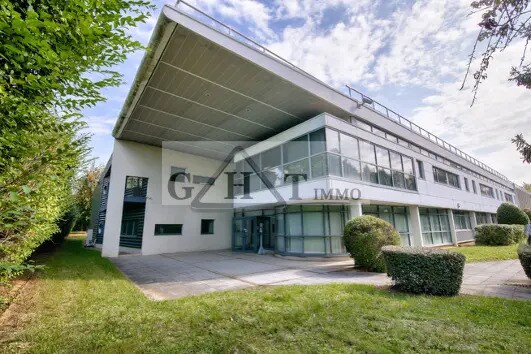 Industrial in Tremblay-en-France for lease Building Photo- Image 1 of 11