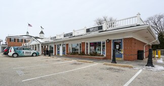 Plus de détails pour 8820-8850 N Port Washington Rd, Bayside, WI - Commerce de détail à louer
