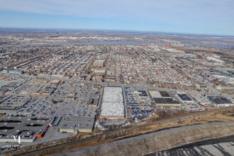 6200-6250 Boul Henri-Bourassa E, Montréal, QC - Aérien  Vue de la carte - Image1