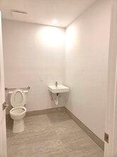 5317 W Atlantic Ave, Delray Beach, FL à louer Photo intérieure- Image 2 de 5