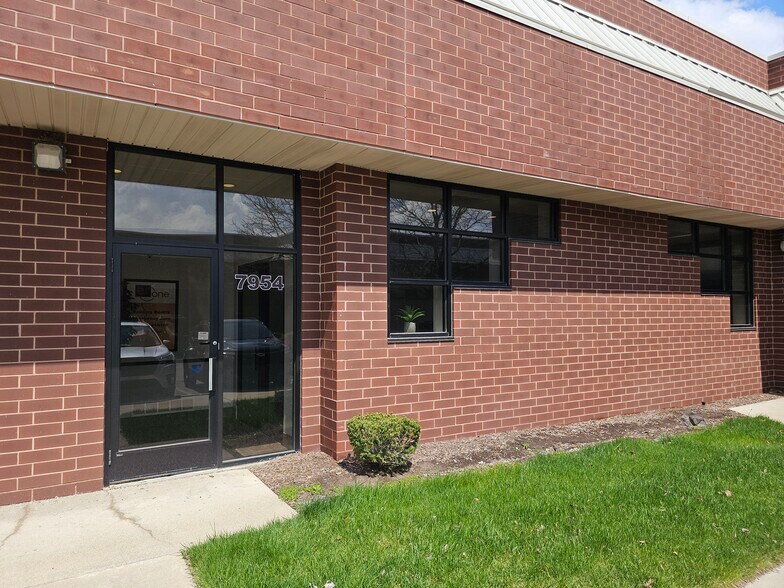 7950-7994 N Lilley Rd, Canton, MI à vendre - Photo du bâtiment - Image 2 de 2