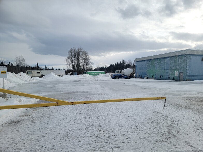 801 Mill rd, Mackenzie, BC à vendre - Photo du bâtiment - Image 3 de 26