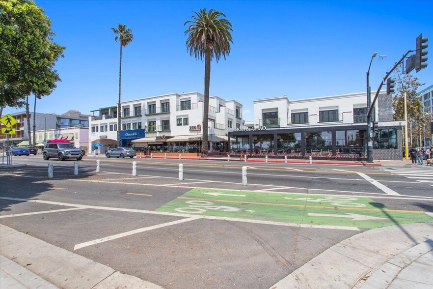 1541-1551 Ocean Ave, Santa Monica, CA for lease - Building Photo - Image 3 of 14