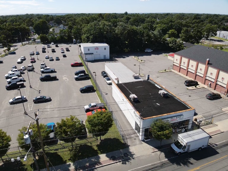 426 E Main St, Patchogue, NY for lease - Building Photo - Image 2 of 5