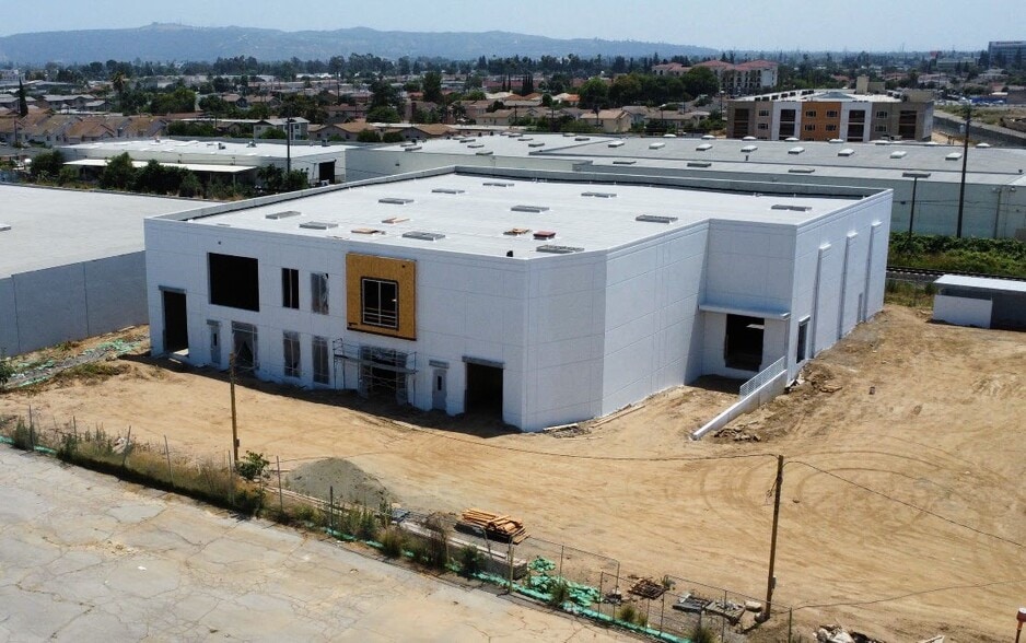 4308 Temple City Blvd, El Monte, CA à louer - Photo du bâtiment - Image 2 de 4