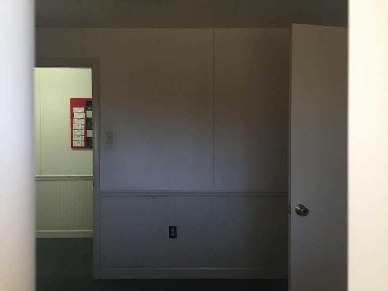 410 Washington St, Cantonment, FL à louer - Photo intérieure - Image 3 de 10