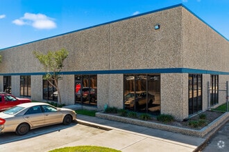 18207 Chisholm Trl, Houston, TX à louer Photo du bâtiment- Image 2 de 12