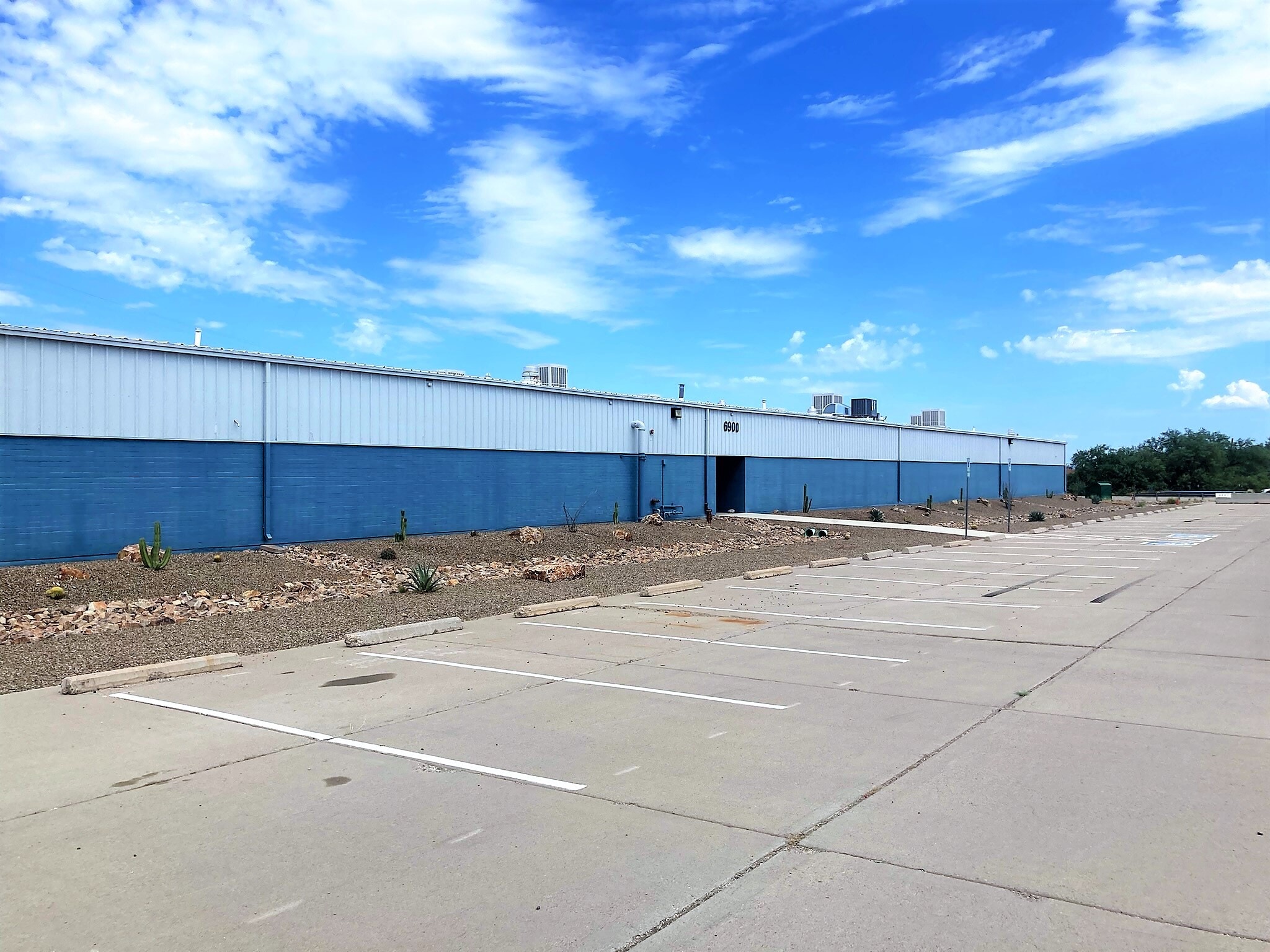 6900 S Park Ave, Tucson, AZ for lease Building Photo- Image 1 of 15