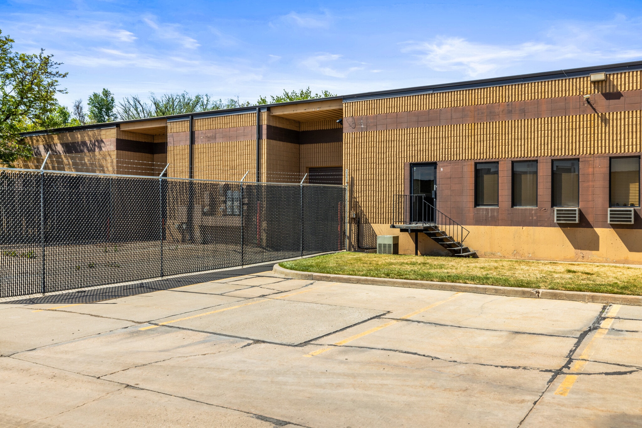 4880 Robb St, Wheat Ridge, CO for lease Interior Photo- Image 1 of 9
