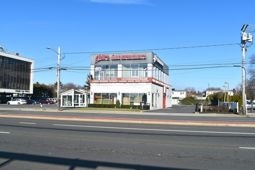 1999 Hempstead Tpke, East Meadow, NY for sale - Primary Photo - Image 1 of 7