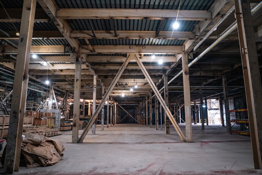 3363 Davis Rd., Thorold, ON à louer - Photo du bâtiment - Image 2 de 4