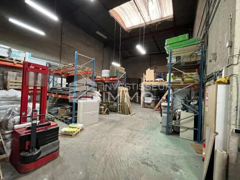 Flex in Saint-Denis for lease - Interior Photo - Image 1 of 5