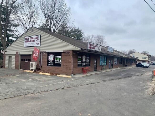 Plus de détails pour 141 Damon Rd, Northampton, MA - Commerce de détail à louer