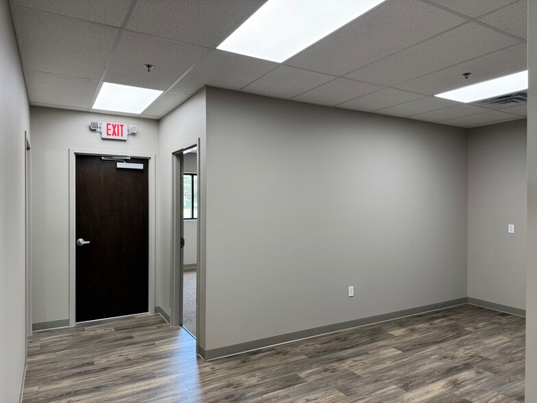 2604 Jeanwood Drive, Elkhart, IN à louer - Photo intérieure - Image 2 de 7