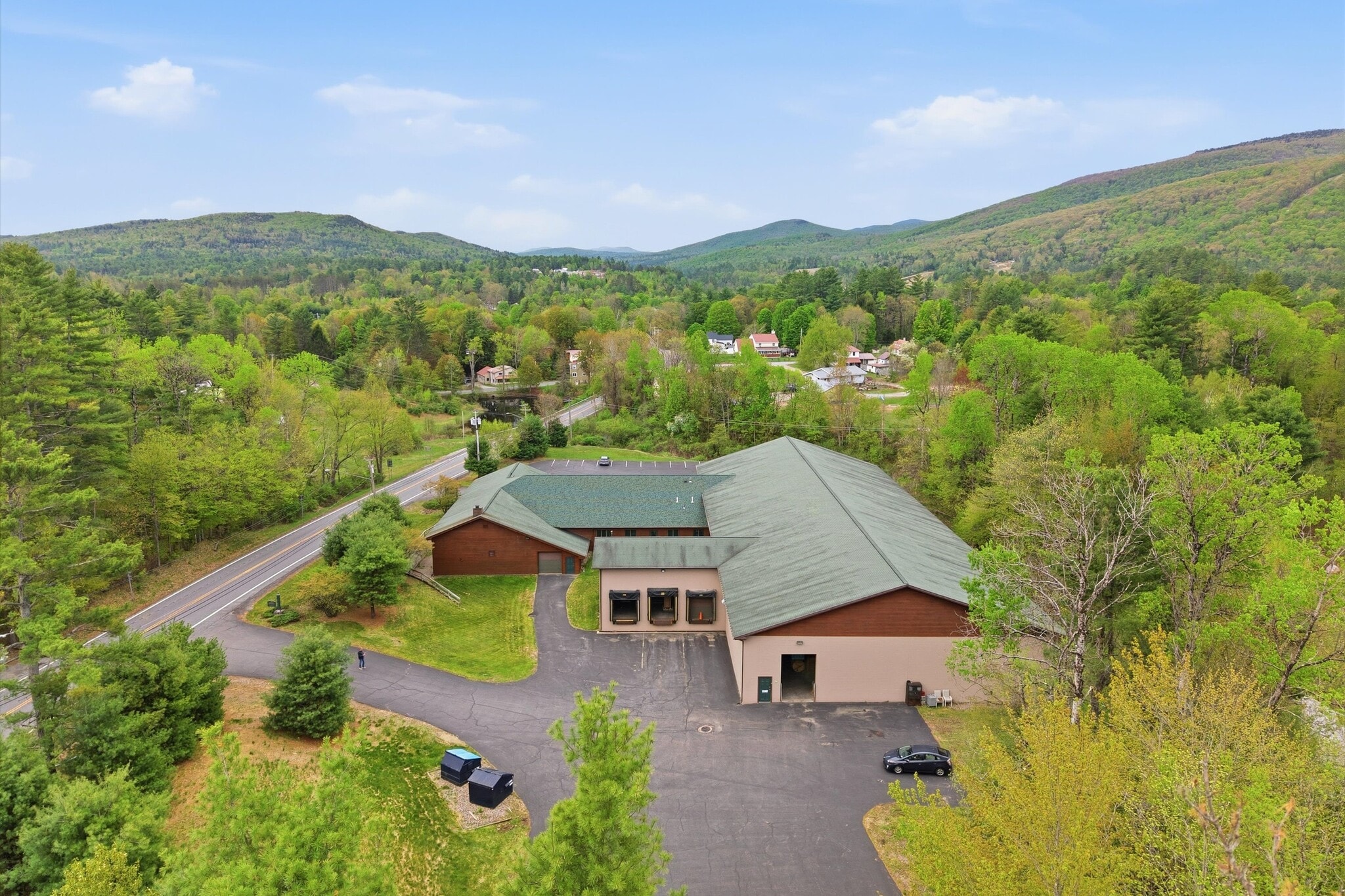 149 NY-28N, North Creek, NY à vendre Photo du bâtiment- Image 1 de 69